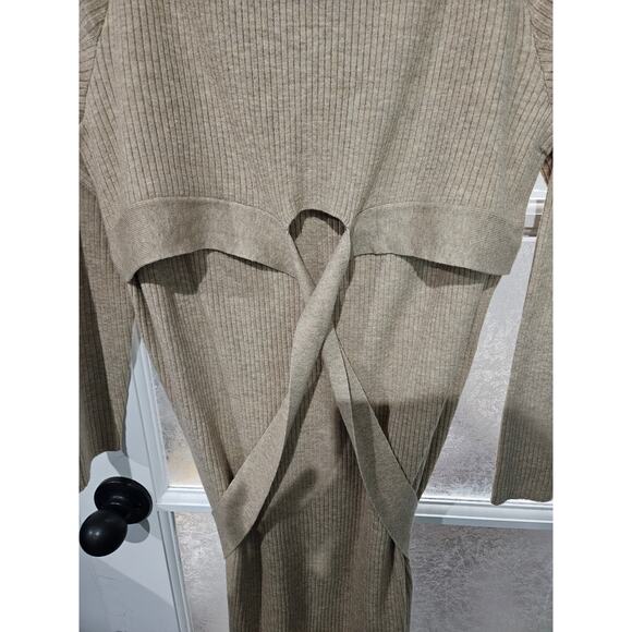 Isabel by Ingrid & Isabel Maternity Size Large Sweater Dress Taupe NWT - Picture 4 of 4